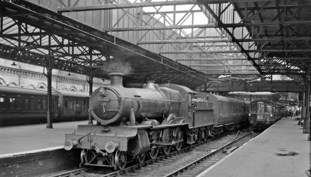 A stopping train to Wellington via Market Drayton is headed 7802 Bradley Manor at Crewe on 19th April 1962 Photo: Ben Brooksbank, Wikimedia Commons